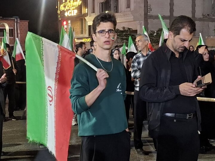 تصاویر | چهل و پنجمین تجمع شبانه مردمی کاشان در خیابان امیرکبیر چهار راه سلمان