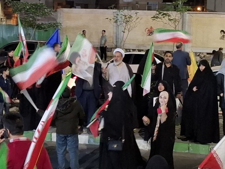 تصاویر | چهل و پنجمین تجمع شبانه مردمی کاشان در خیابان امیرکبیر چهار راه سلمان