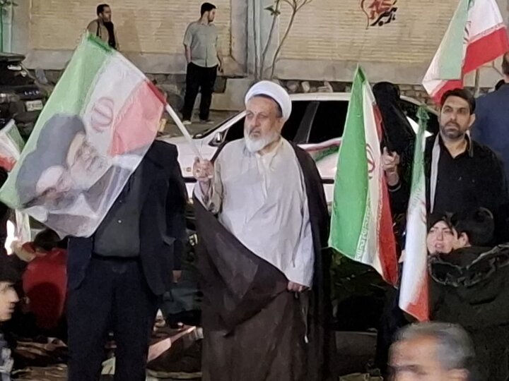 تصاویر | چهل و پنجمین تجمع شبانه مردمی کاشان در خیابان امیرکبیر چهار راه سلمان