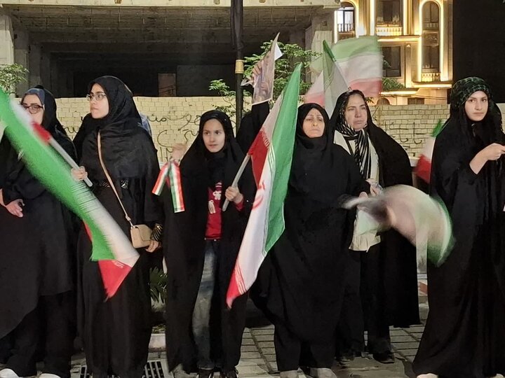 تصاویر | چهل و پنجمین تجمع شبانه مردمی کاشان در خیابان امیرکبیر چهار راه سلمان