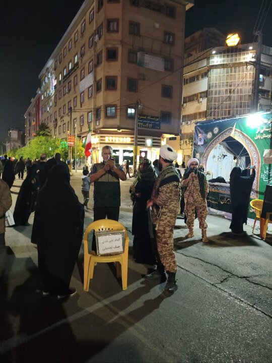 تصاویر/ برپایی موکب جمع آوری کمک های مردمی به جبهه اسلامی توسط طلاب بسیجی حوزه مقاومت علامه سعیدالعلماء شهرستان بابل