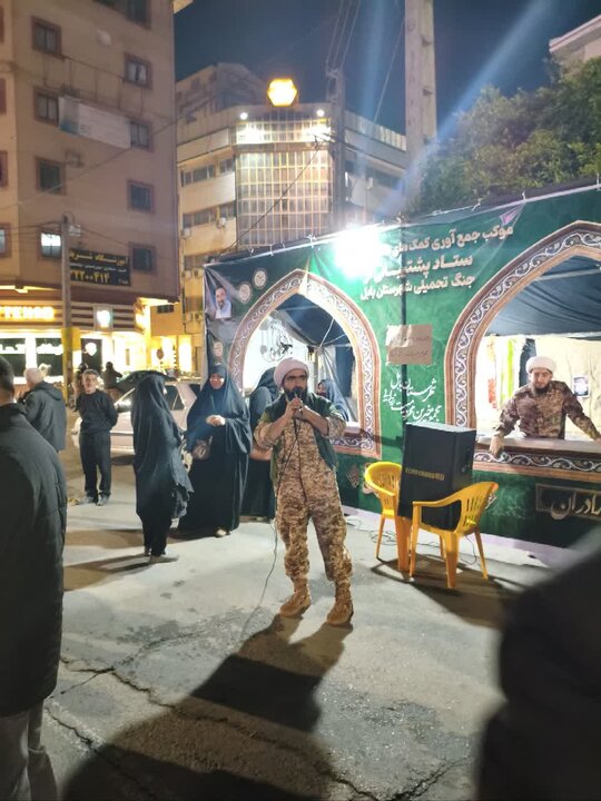 تصاویر/ برپایی موکب جمع آوری کمک های مردمی به جبهه اسلامی توسط طلاب بسیجی حوزه مقاومت علامه سعیدالعلماء شهرستان بابل