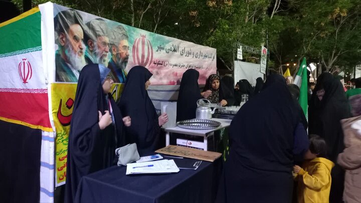 تصاویر/ تداوم فعالیت موکب مدرسه علمیه فاطمه الزهرا(س) کشکوئیه در تجمعات