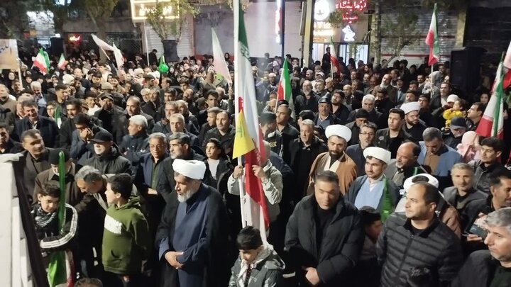 تصاویر/ مردم میاندوآب همچنان پای کار انقلاب در چهل و پنجمین شب متوالی