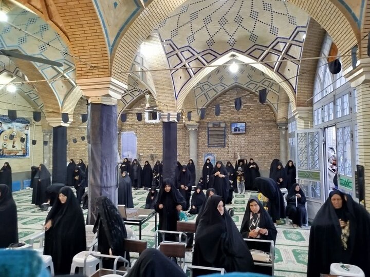 تصاویر/ برگزاری مراسم شهادت امام صادق(ع) در تعدادی از مدارس علمیه خواهران استان کرمان