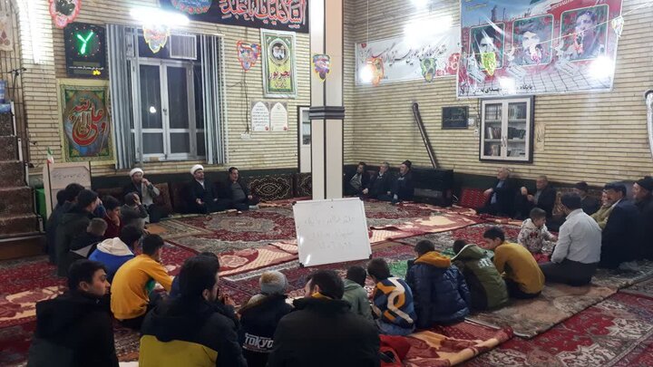 تصاویر/ حضور اساتید مدرسه علمیه خوی در روستاهای این شهرستان در جهت تبیین مسائل روز