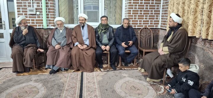 تصاویر/ حضور اساتید مدرسه علمیه خوی در روستاهای این شهرستان در جهت تبیین مسائل روز