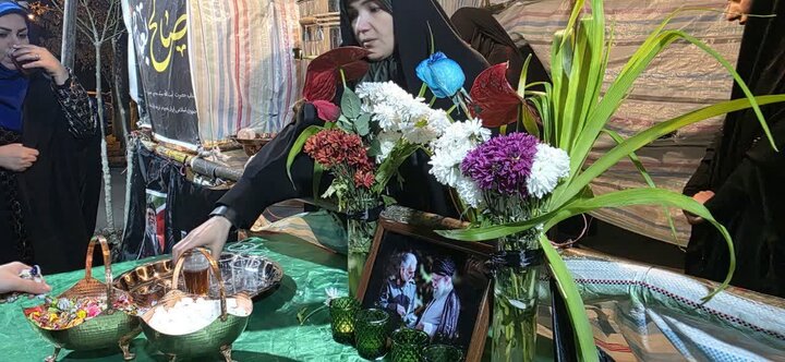 تصاویر/ برپایی ایستگاه صلواتی در تجمعات مردمی به همت مدرسه علمیه حضرت فاطمه الزهرا(سلام الله علیها) ماکو