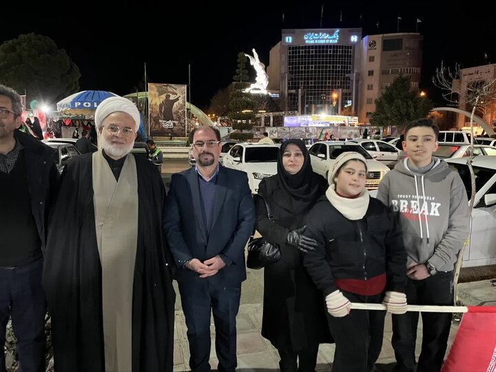 تصاویر/تجمع مردمی میدان‌داران سنندج در حمایت از ایران اسلامی