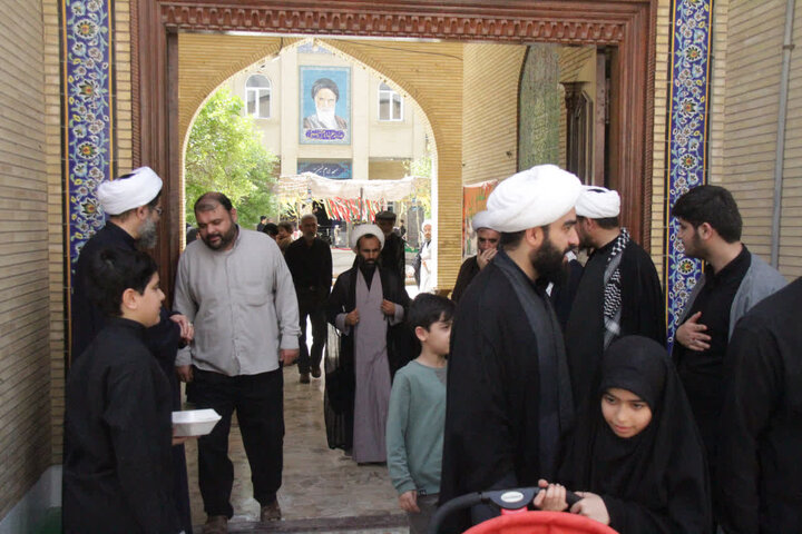 تصاویر/ گرامیداشت شهادت امام صادق(ع) در مدرسه علمیه امام خمینی(ره)