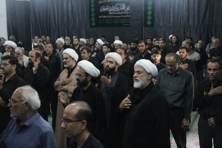 تصاویر/ گرامیداشت شهادت امام صادق(ع) در مدرسه علمیه امام خمینی(ره)