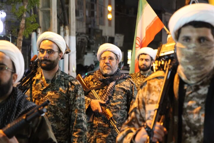 تصاویر / طلاب ملایری با لباس رزم به میدان آمدند