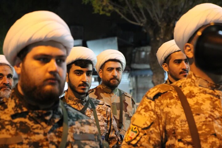 تصاویر / طلاب ملایری با لباس رزم به میدان آمدند