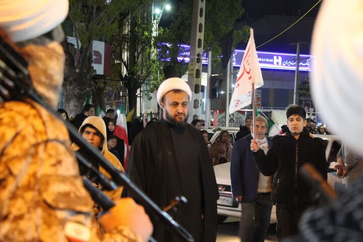 تصاویر / طلاب ملایری با لباس رزم به میدان آمدند