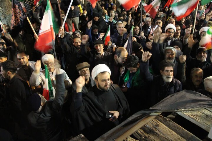 تصاویر / طلاب ملایری با لباس رزم به میدان آمدند