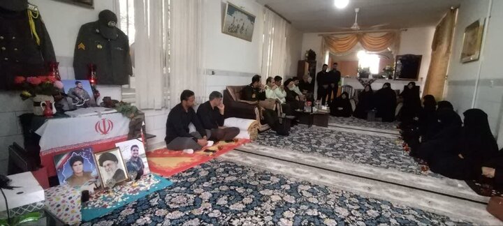 تصاویر/ دیدار با خانواده شهید کوزه ای از شهدای جنگ رمضان در شهداد