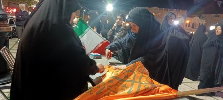 تصاویر/چهل و پنجمین شب حضور پرشور مردم ولایتمدار مامونیه در تجدید بیعت با آرمان‌های انقلاب