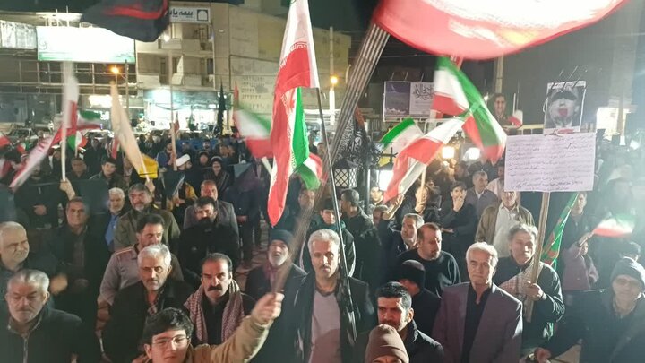تصاویر/چهل و پنجمین شب حضور پرشور مردم ولایتمدار مامونیه در تجدید بیعت با آرمان‌های انقلاب