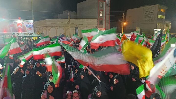 تصاویر/چهل و پنجمین شب حضور پرشور مردم ولایتمدار مامونیه در تجدید بیعت با آرمان‌های انقلاب