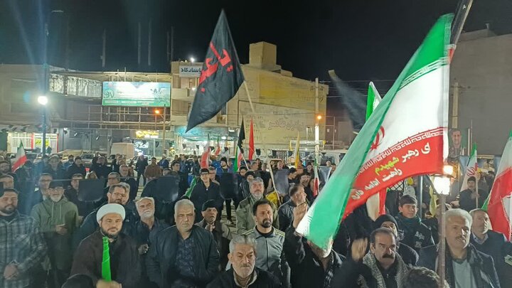 تصاویر/چهل و پنجمین شب حضور پرشور مردم ولایتمدار مامونیه در تجدید بیعت با آرمان‌های انقلاب