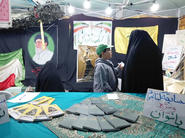 تصاویر/چهل و پنجمین شب حضور پرشور مردم ولایتمدار مامونیه در تجدید بیعت با آرمان‌های انقلاب