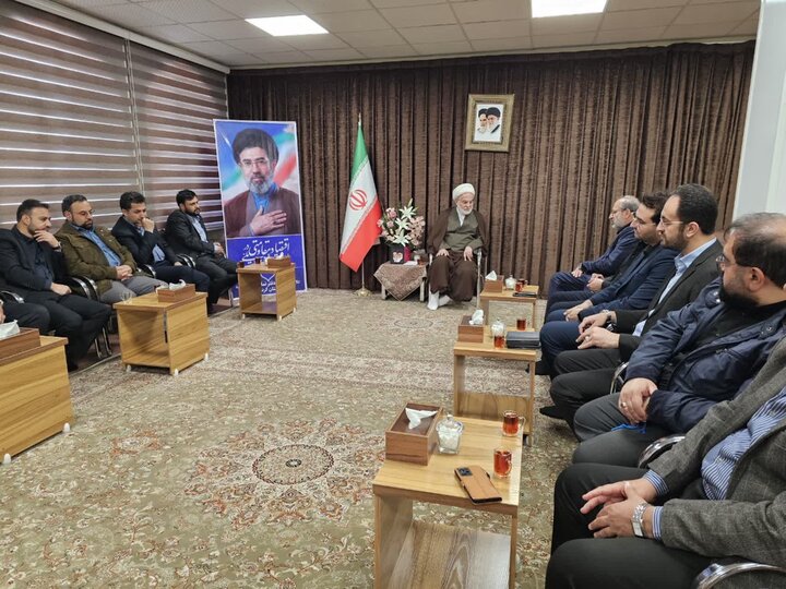 تصاویر/ دیدار معاون حقوقی و امور مجلس صدا و سیمای کشور با نماینده ولی‌فقیه در کردستان