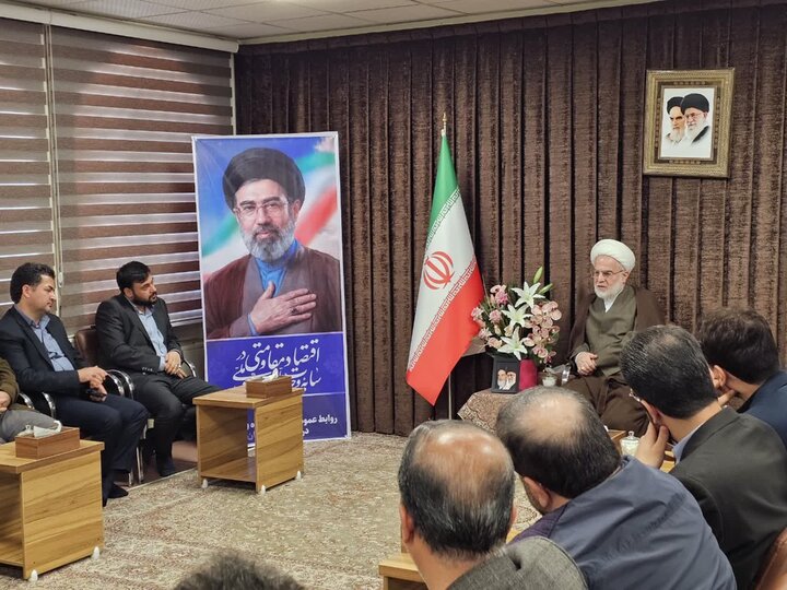 تصاویر/ دیدار معاون حقوقی و امور مجلس صدا و سیمای کشور با نماینده ولی‌فقیه در کردستان