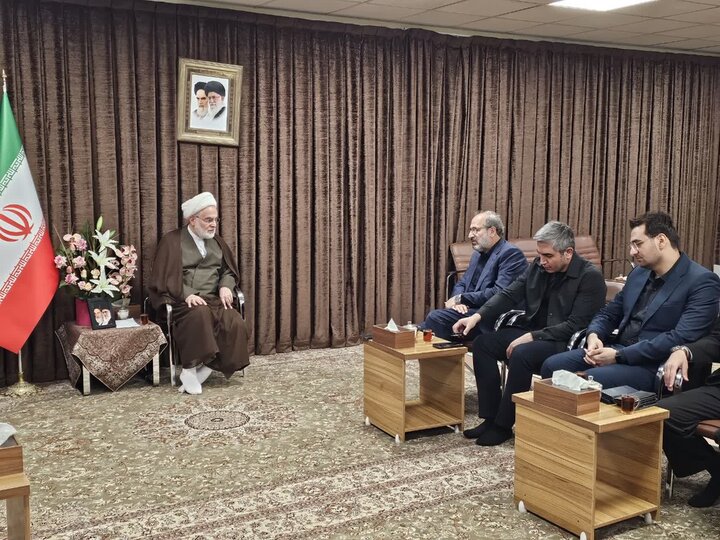 تصاویر/ دیدار معاون حقوقی و امور مجلس صدا و سیمای کشور با نماینده ولی‌فقیه در کردستان