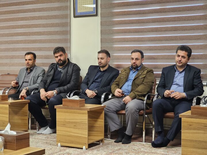 تصاویر/ دیدار معاون حقوقی و امور مجلس صدا و سیمای کشور با نماینده ولی‌فقیه در کردستان
