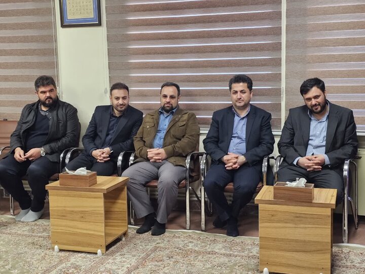 تصاویر/ دیدار معاون حقوقی و امور مجلس صدا و سیمای کشور با نماینده ولی‌فقیه در کردستان