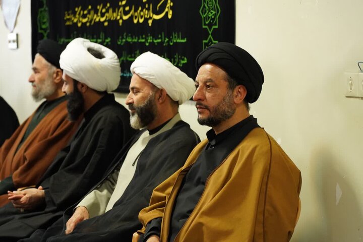 تصاویر/دیدار نماینده ولی فقیه در لرستان با حوزویان بروجرد