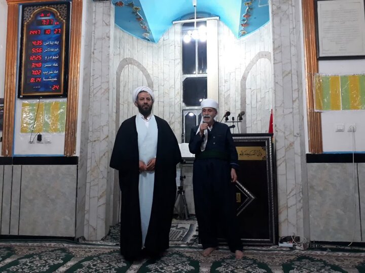 تصاویر / استمرار فعالیت های تبلیغی اساتید مدرسه علمیه تکاب در جنگ رمضان