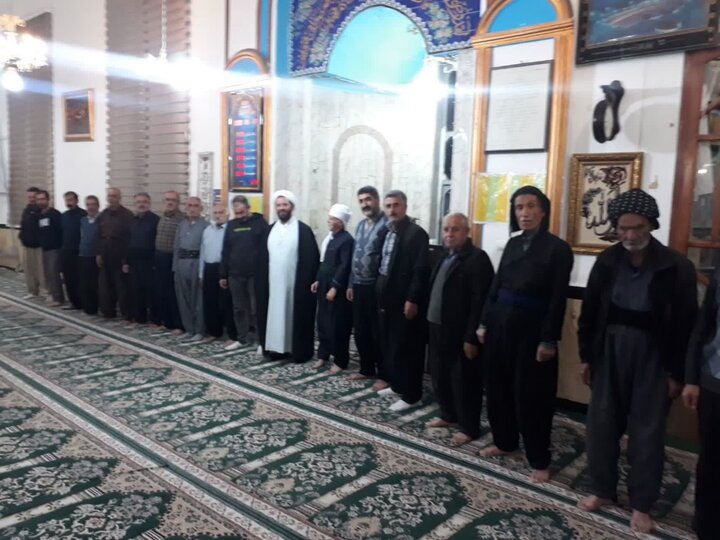 تصاویر / استمرار فعالیت های تبلیغی اساتید مدرسه علمیه تکاب در جنگ رمضان