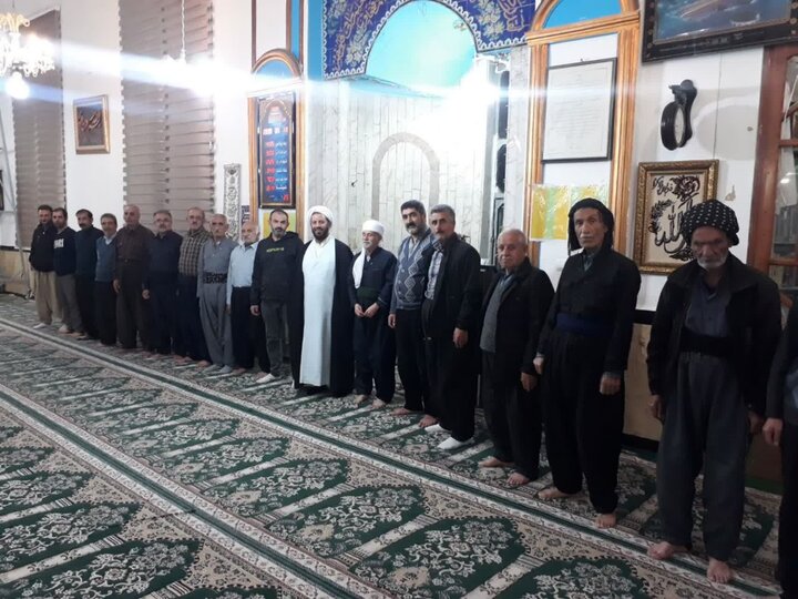 تصاویر / استمرار فعالیت های تبلیغی اساتید مدرسه علمیه تکاب در جنگ رمضان