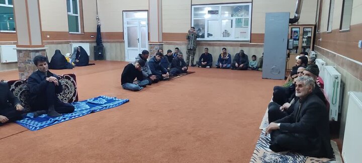 تصاویر / استمرار فعالیت های تبلیغی اساتید مدرسه علمیه تکاب در جنگ رمضان