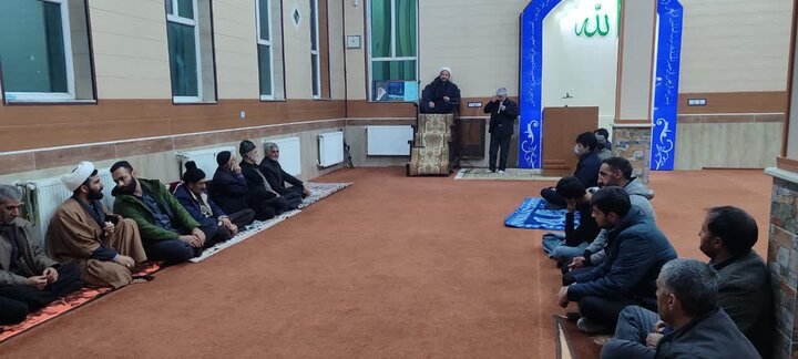 تصاویر / استمرار فعالیت های تبلیغی اساتید مدرسه علمیه تکاب در جنگ رمضان