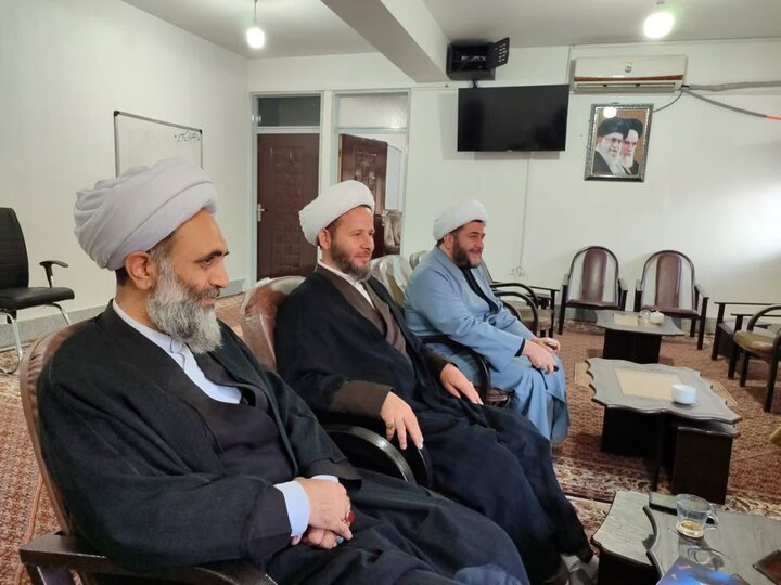 تصاویر/ حضور مدیر منطقه ۲ حوزه قائم مقام در امور استان‌ها در مدرسه علمیه امام رضا علیه السلام شهرستان میاندوآب