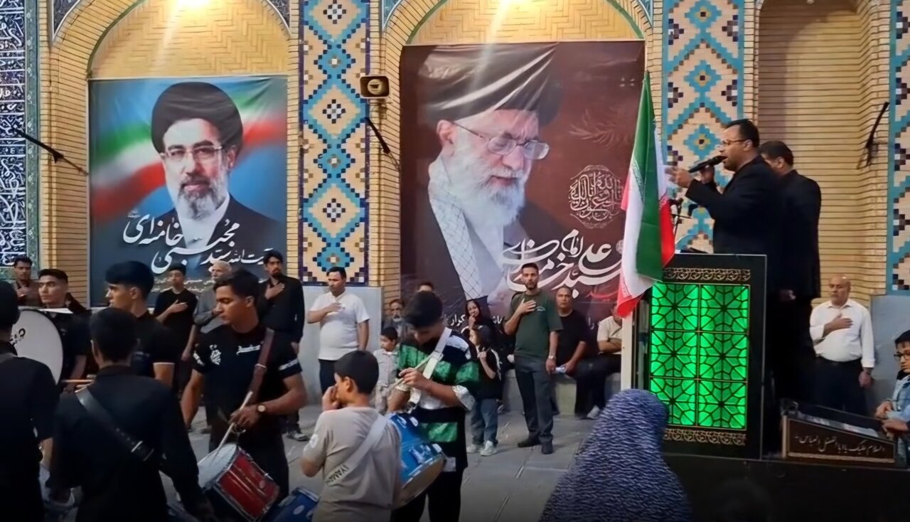 کلیپ| دسته‌روی هیئت فاطمیه جوپار در عصر شهادت امام صادق(ع)
