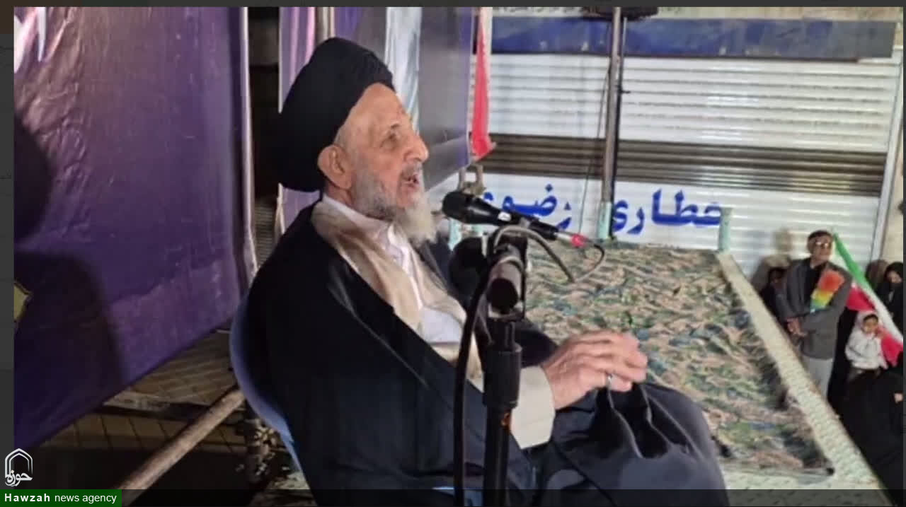 ملت ایران درس مقاومت را از امام شهید خود آموخته است