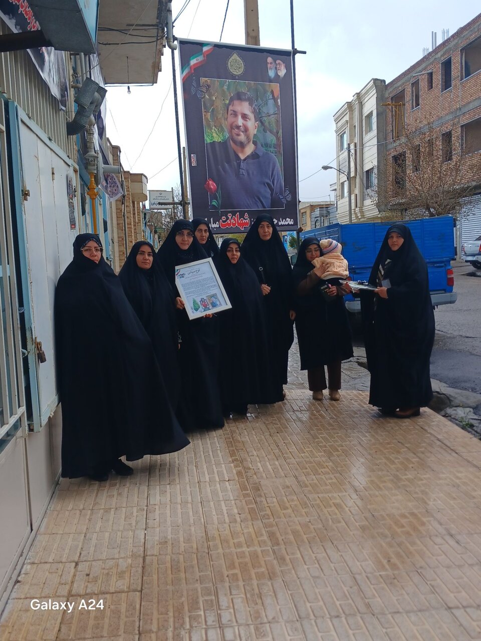 دیدار طلاب شاهین‌دژ با خانواده شهید «امید حسن‌پور»؛ روایت صبر و وفاداری در سایه شهادت+ تصاویر