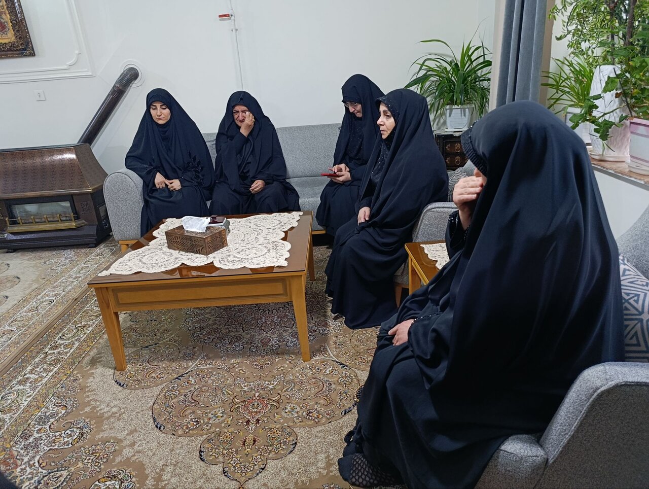 دیدار طلاب شاهین‌دژ با خانواده شهید «امید حسن‌پور»؛ روایت صبر و وفاداری در سایه شهادت+ تصاویر