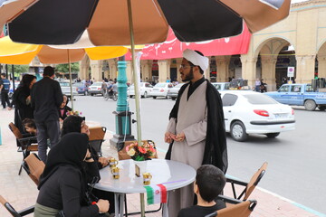 تصاویر/ کافه رستوران قرآنی در میدان مشتاق کرمان