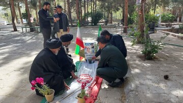 تفقد و دلجویی نماینده ولی‌فقیه در کاشان با خانواده اولین بانوی شهیده نطنز