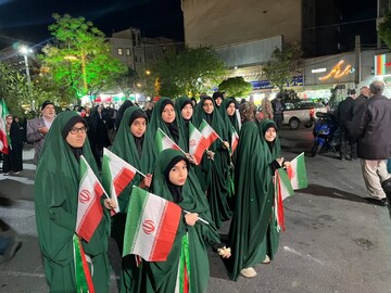 تصاویر/  طنین استغاثه در میدان ۱۳ آبان