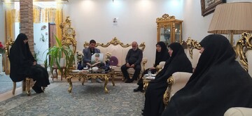 تفقد و تجلیل اساتید مدرسه علمیه حضرت زینب(س) ملایر از خانواده معظم شهید علی ترکمن