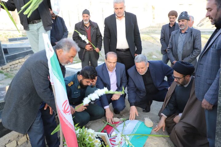 تصاویر/ادای احترام به مقام شامخ شهدای روستای مراغه