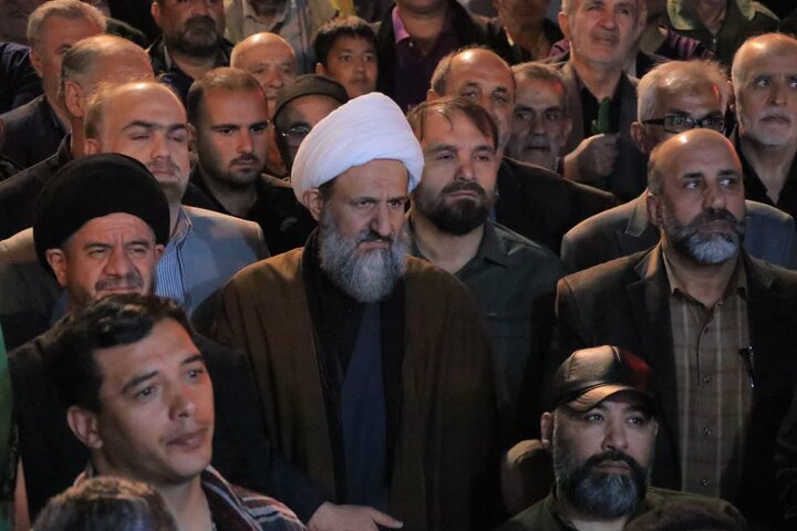 تصاویر/ اجتماع شبانه مردمی شریف شهرستان قرچک در میدان امام خمینی (ره)