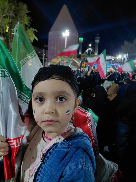 تصاویر/ قرار چهل و ششم ورامینی ها در میدان امام خمینی