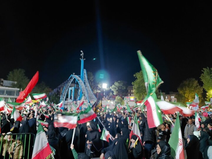 تصاویر/ قرار چهل و ششم ورامینی ها در میدان امام خمینی