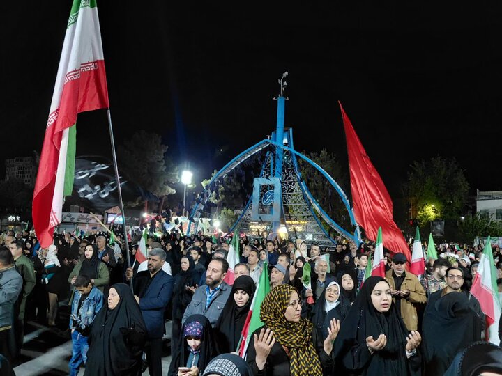 تصاویر/ قرار چهل و ششم ورامینی ها در میدان امام خمینی